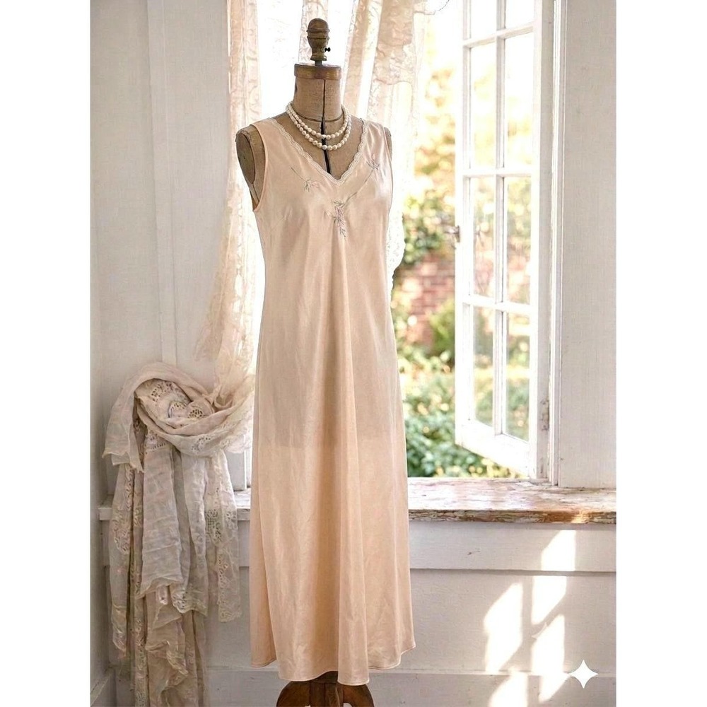 Vintage Natori Classics Maxi Nightgown Long Pale Pink Liquid Silk Lingerie Gown